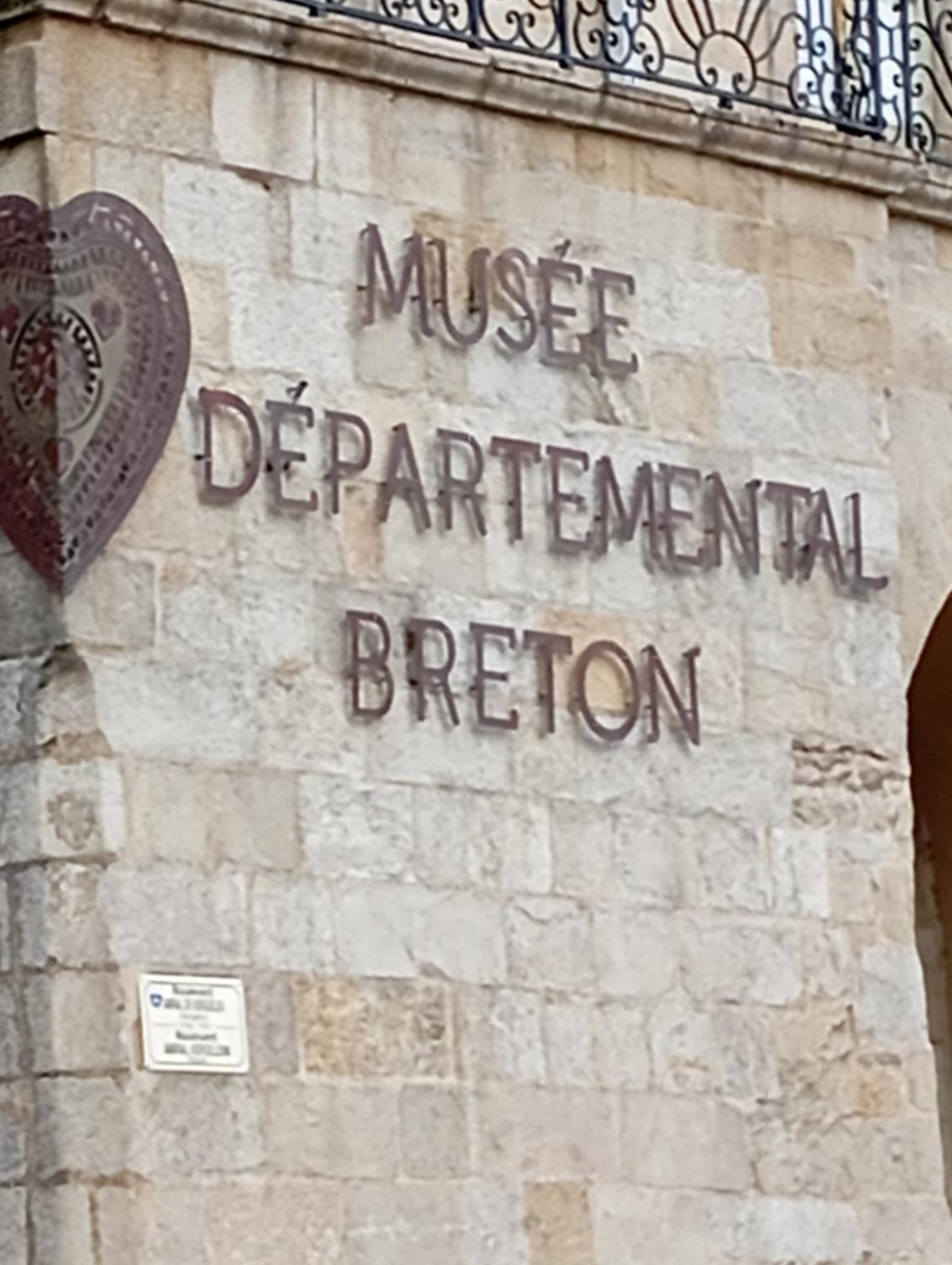 Escapade Romantique Sous Les Toits De Kereon - Centre Historique, Rue Pietonne Quimper Exterior photo